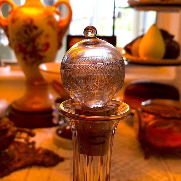 EUC- Antique Handmade Blown Glass Decanter with Original Stopper - Picture 9 of 11
